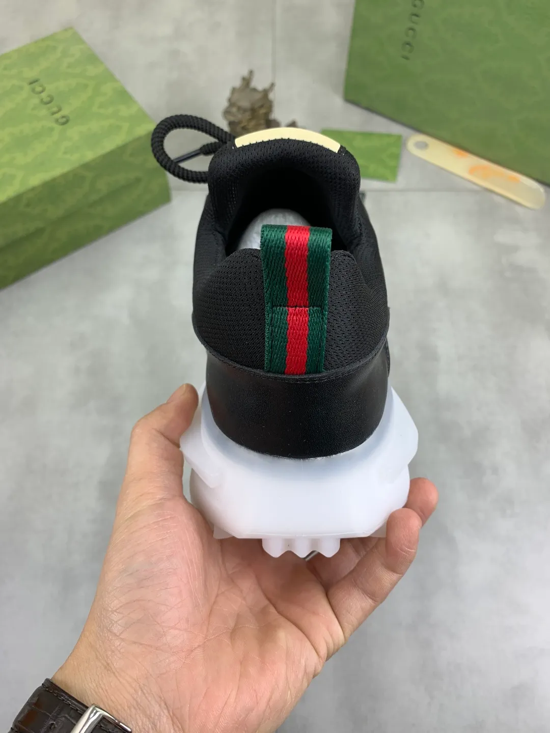 Men's shoes 💰P460💰[New style]🆘 Gucci [GUCCI] classic fashion high-top men's shoes, synchronized with counters, exquisite workmanship, exquisite color matching, the upper is made of original soft double G calfskin Gucci webbing ➕ first-layer pigskin lining ➕ pigskin feet The lasts made according to the original version are quite attractive both on the foot and in the placement. There is no need to explain the good style, the workmanship is superior, quality determines everything, absolutely versatile, code number: 38-44, 2️⃣colors🉑️ to choose from